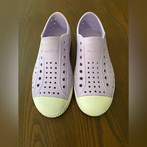 Native shoes light purple J1